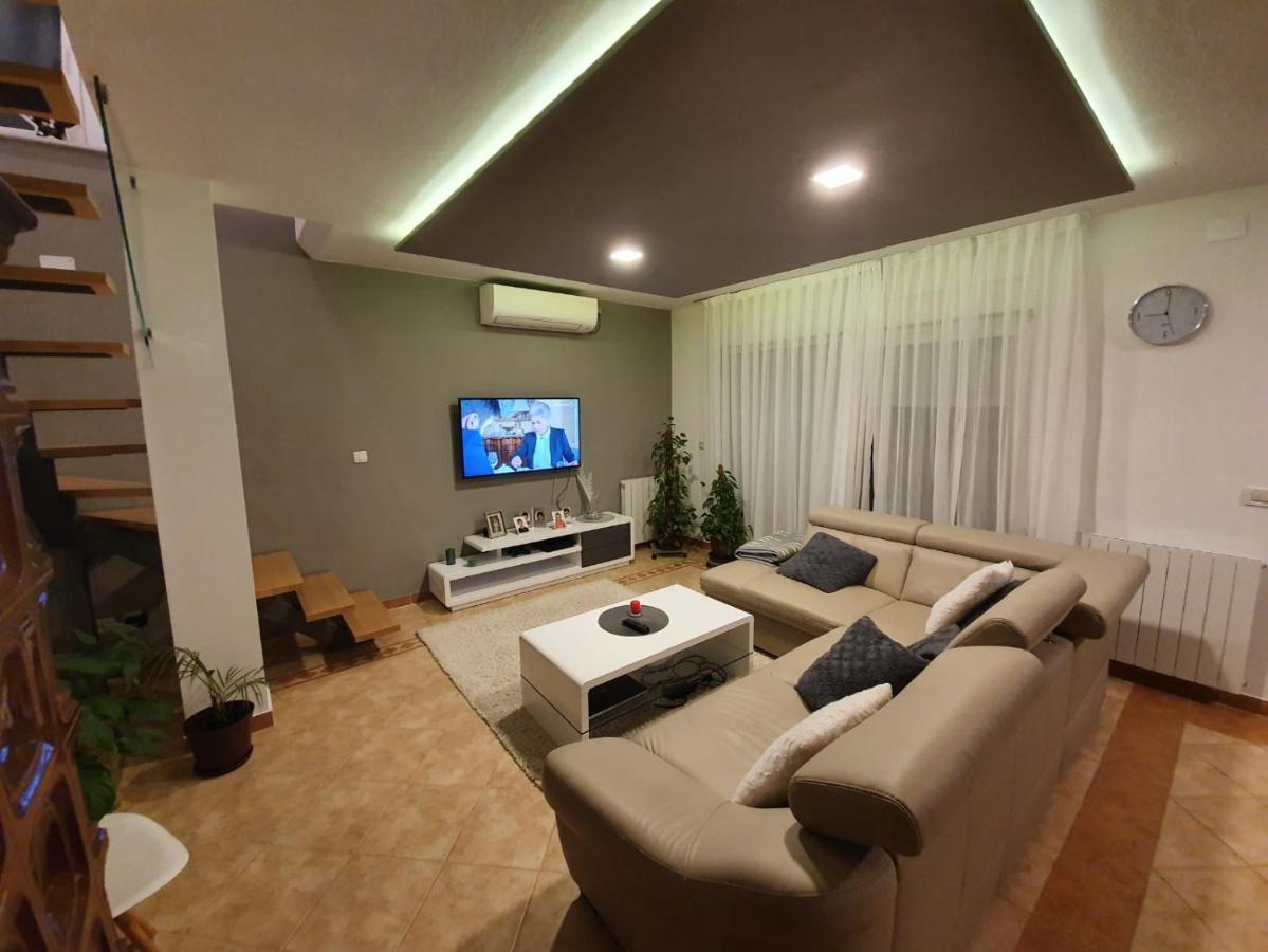Holiday Home Nikol Pula Exterior photo