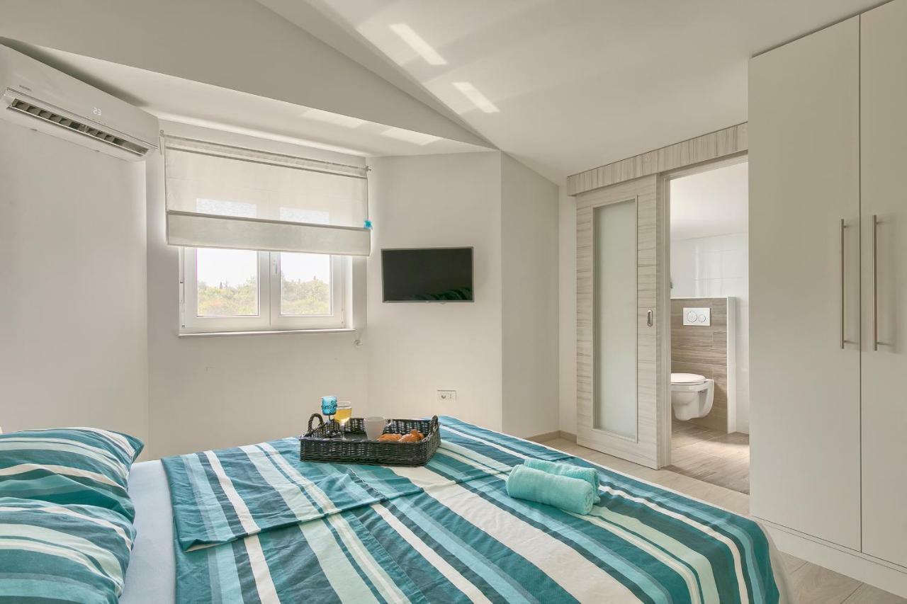 Holiday Home Nikol Pula Exterior photo